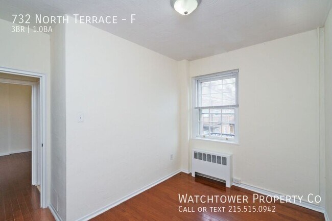 Building Photo - 732 North Terrace