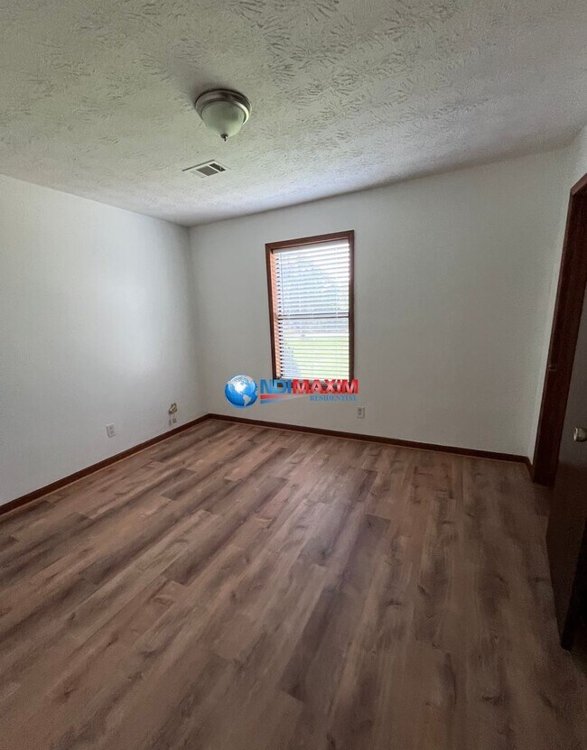 Building Photo - Renovated ranch in the SPRAYBERRY cluster ...