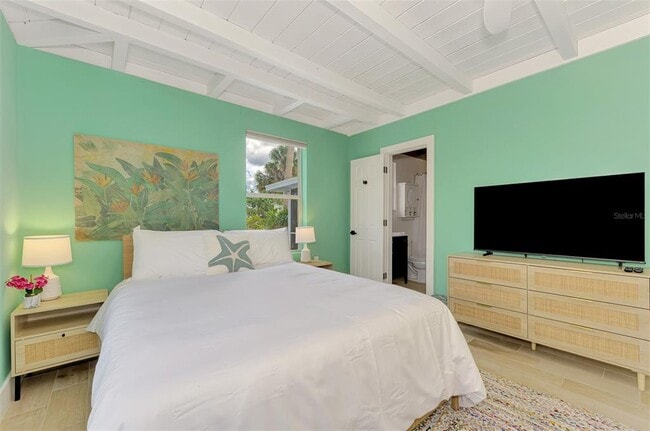 Building Photo - 5253 Avenida Del Mare