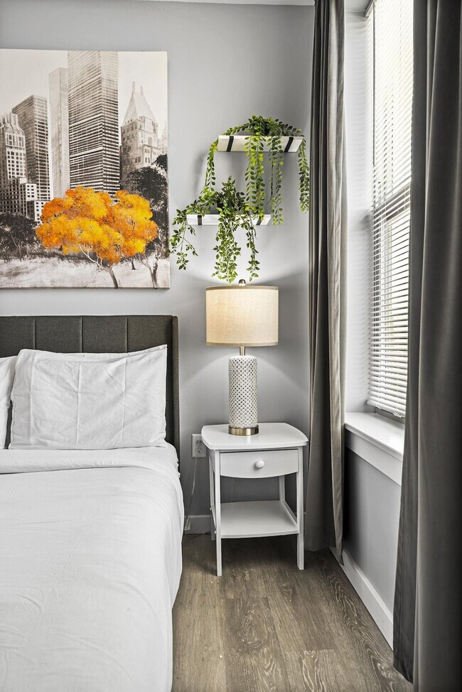 Building Photo - 95 Broadway-SI ID1240304P