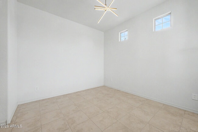 Building Photo - 8954 W San Juan Ave
