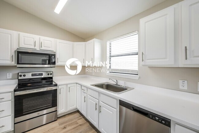 Building Photo - 4 Bedroom Pet-Friendly Home in Lehigh Acre...
