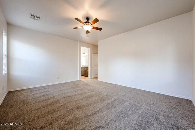 Building Photo - 3535 S Jasmine Dr