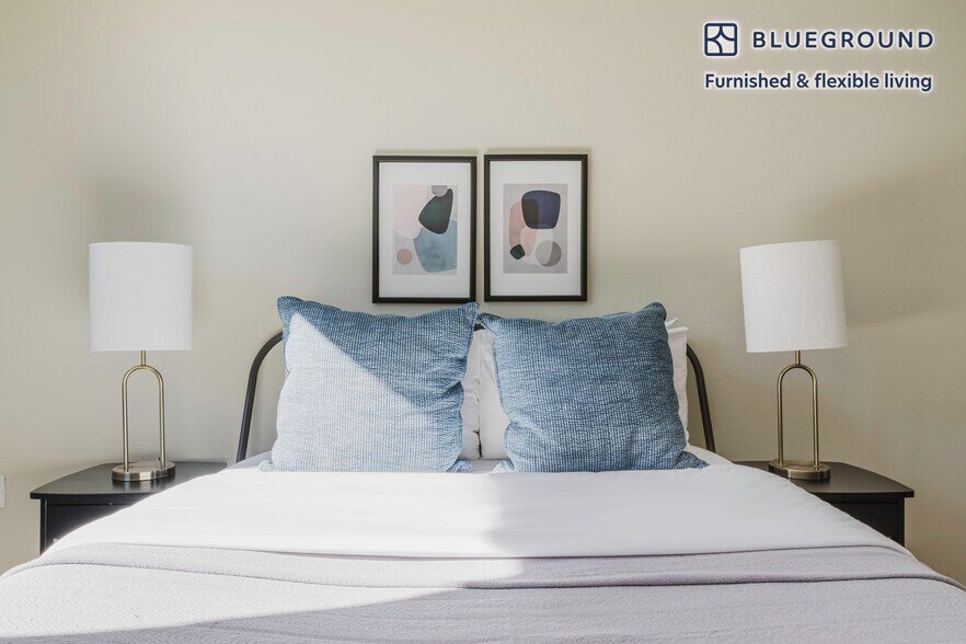 Building Photo - 13403 Newcastle Commons Dr