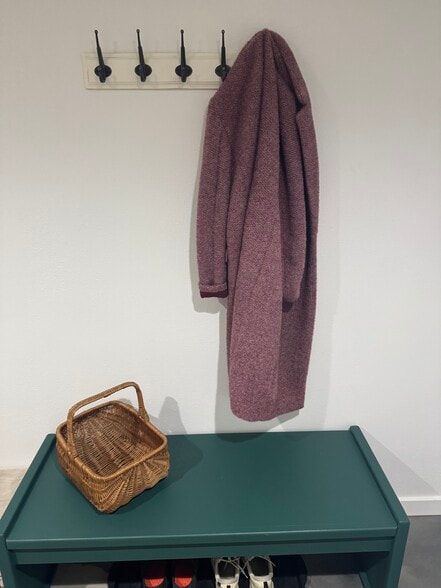 Building Photo - 701 Cedar St