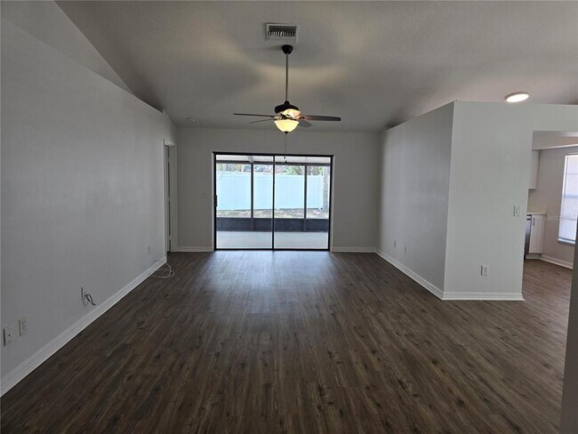 Building Photo - 717 Chilt Dr