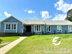 Building Photo - 4BR Coming Soon (May 15th or sooner)