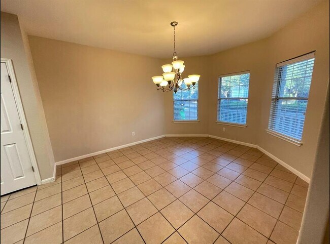 Building Photo - 1118 Boxwood Loop