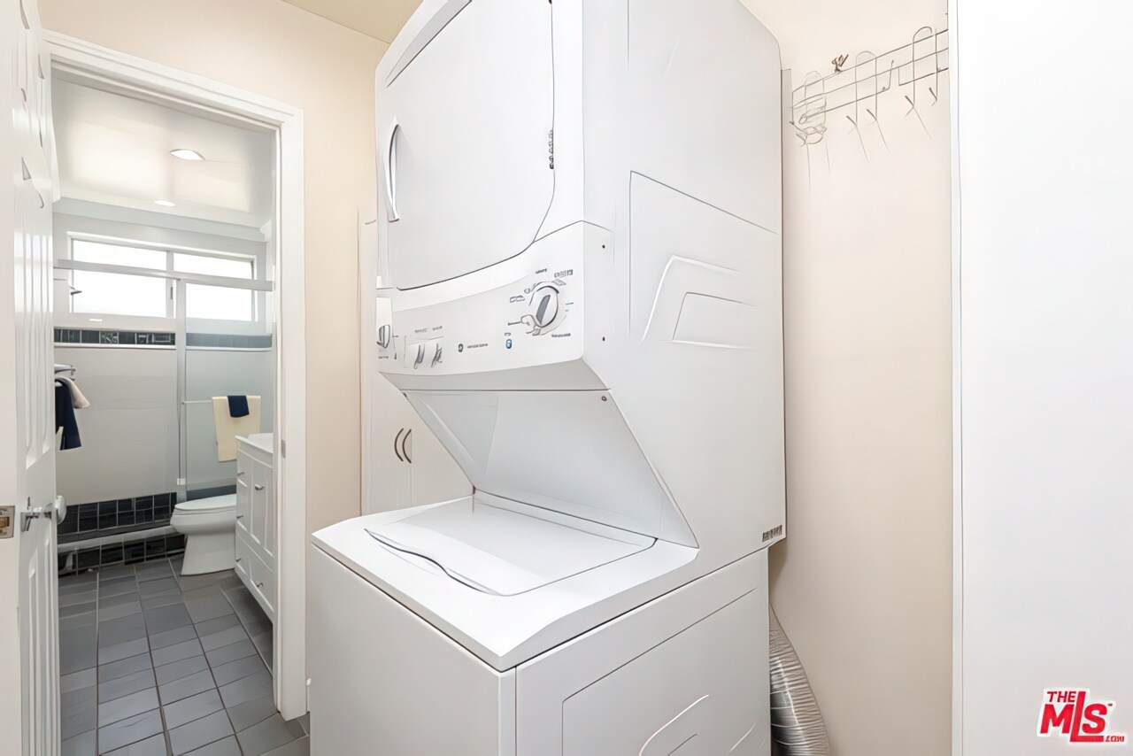 Building Photo - 922 16th St