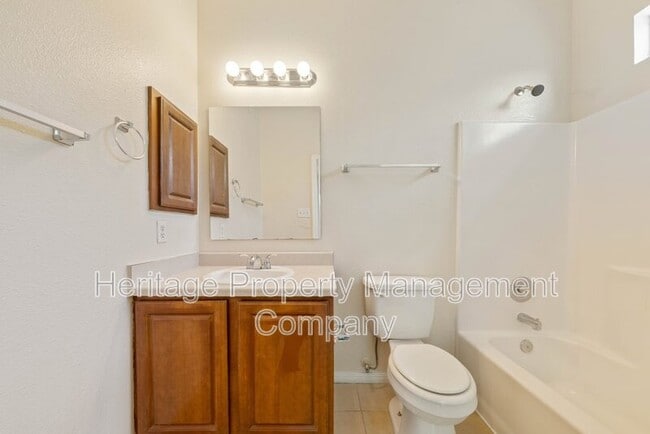 Building Photo - 518 Dukeway Dr