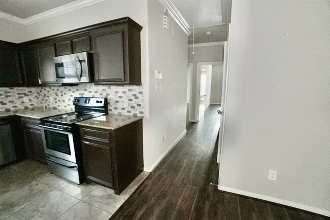 Building Photo - 2523 Kirk St