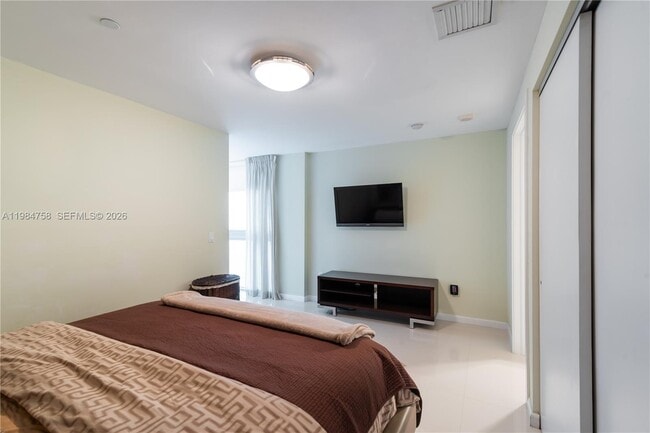 Building Photo - 2950 NE 188th St