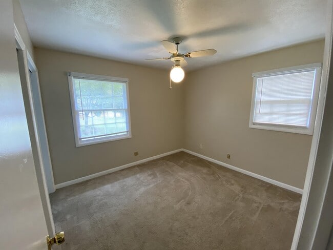 Building Photo - 5115 Buckingham Ct