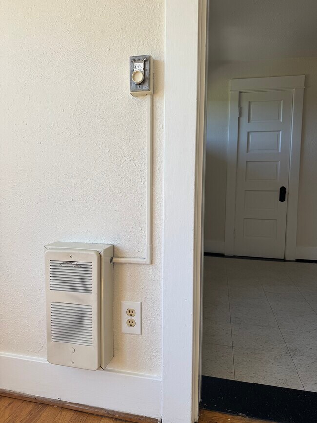 Building Photo - Stephens Properties 1301