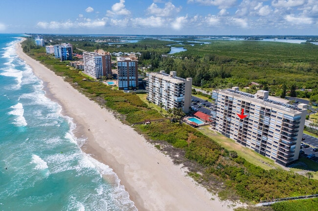 Building Photo - 4250 N Hwy A1A