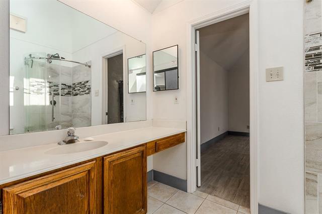 Building Photo - 4124 Hollow Oak Dr