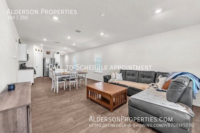 Primary Photo - 4410 Lake Ritter St