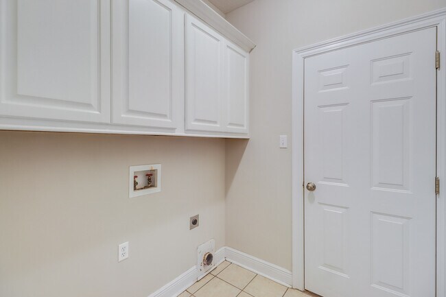 Building Photo - 15033 S White Swan Dr