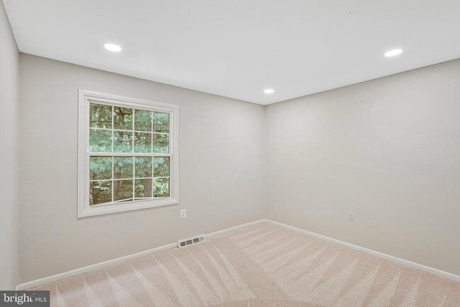 Building Photo - 2305 Acton Dr