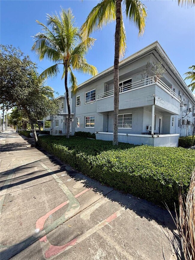 Primary Photo - 5305 Biscayne Blvd