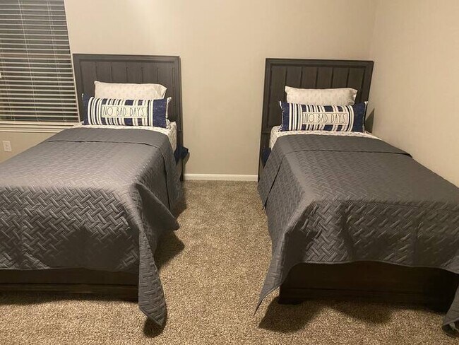 Building Photo - 1011 Bayou Meadow Dr