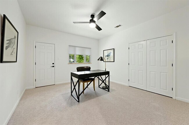 Building Photo - 2510 Saratoga Dr