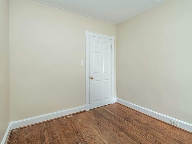 Building Photo - 339 Glen Ave