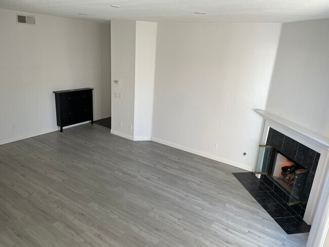 Main entrance and living room - 21832 S Vermont Ave