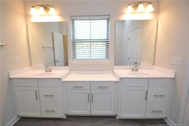 Building Photo - 1248 Channing Park Cir