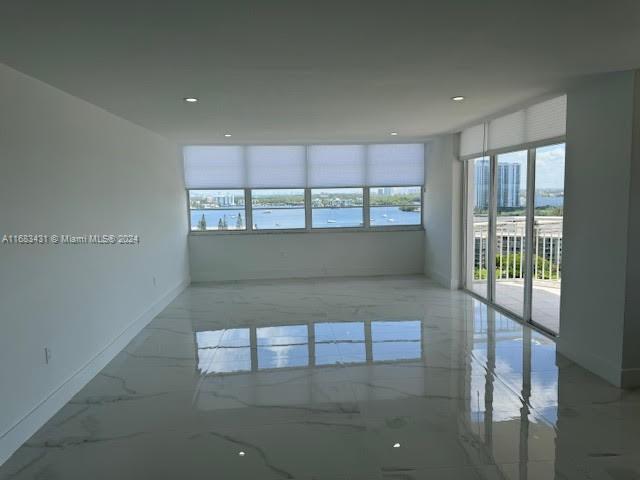 Building Photo - 18011 Biscayne Blvd