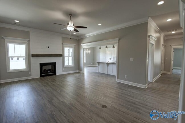 Building Photo - 17212 Stonegate Dr