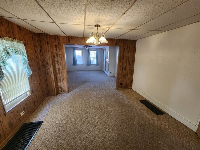 Building Photo - 207 7th Ave