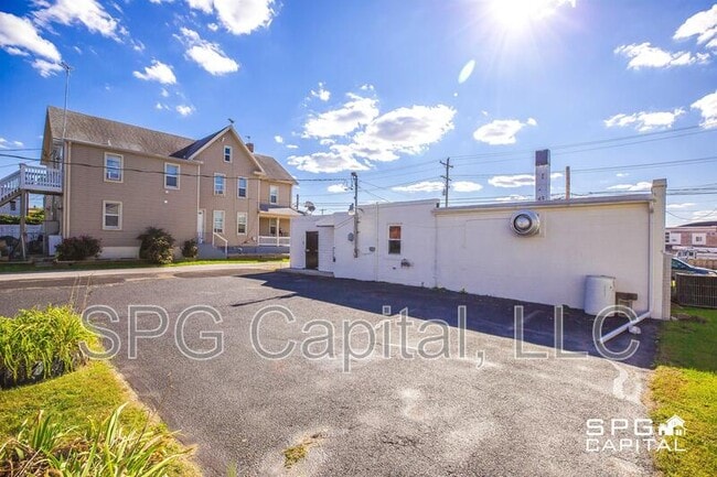 Building Photo - 477 High St