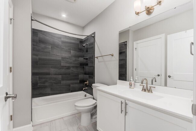 Building Photo - 5339 Highpointe Lakes Dr