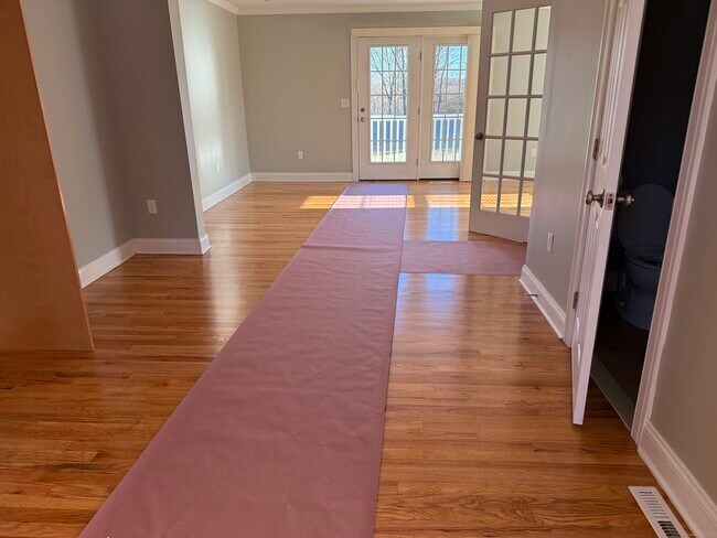 Building Photo - 57 Hollis Dr