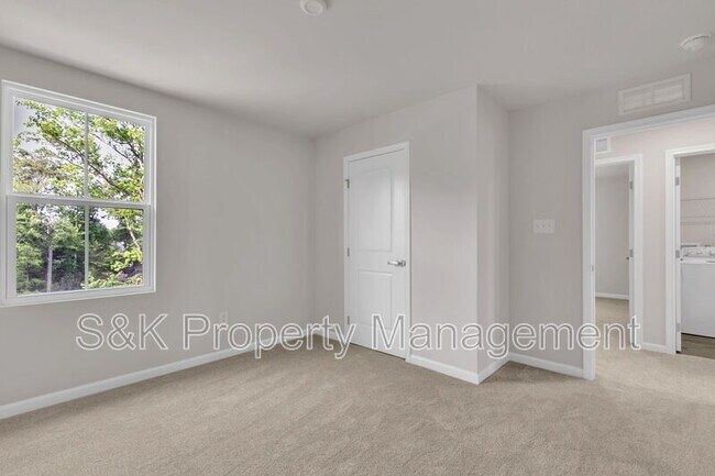 Building Photo - 2113 Gilmer Ln