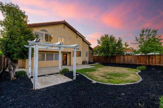 Building Photo - 1451 Lorimer Way
