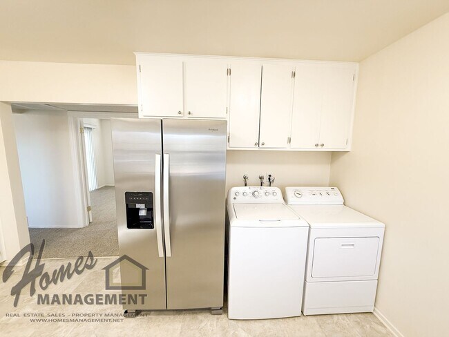 Building Photo - Homes Management - 2 Bed, 1.5 Bath Duplex ...