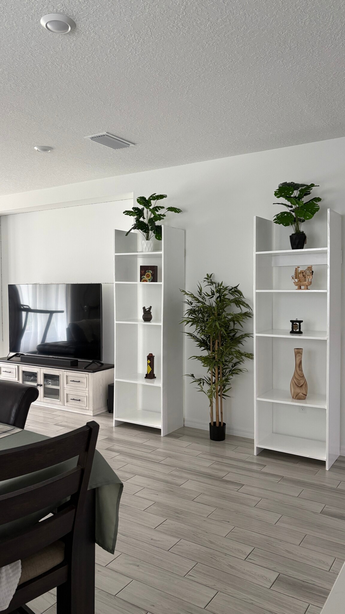 Living room - 500 SE Ranch Oak Cir