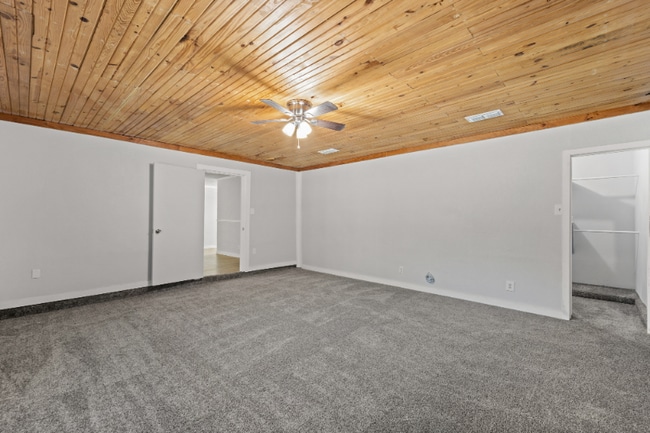 Building Photo - 3502 S Dakota Dr