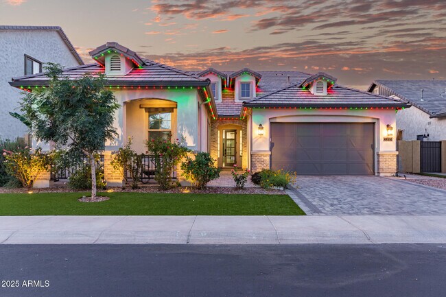 Building Photo - 2316 E Canary Dr