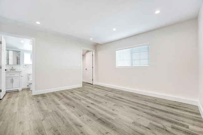 Building Photo - Secluded 3/2 in the heart of Sylmar