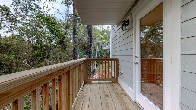 Building Photo - 3 bed 2.5 bathroom townhome in Santa Rosa Beach