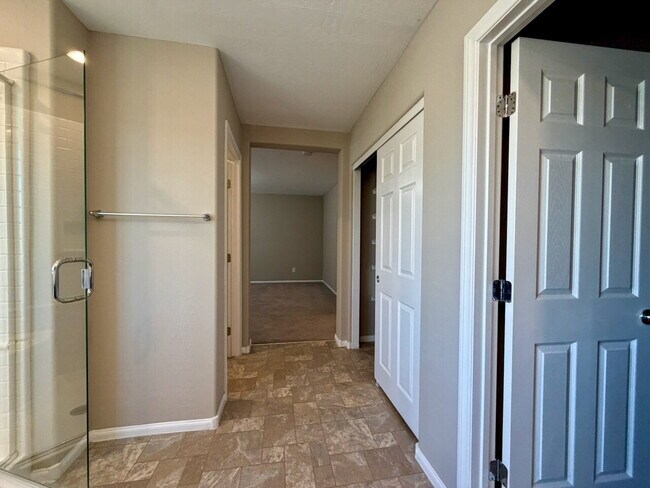Building Photo - TWO STORY 3 BED 2.5 BATH HOME WITH SOLAR.