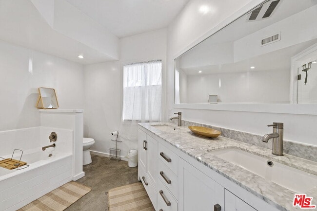 Building Photo - 2607 2nd St