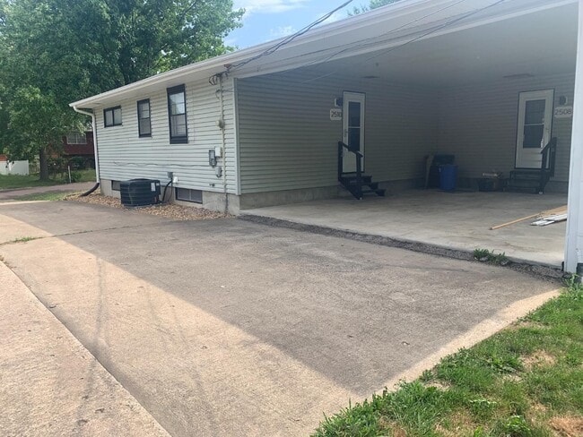 Building Photo - 2508 Braemore Rd