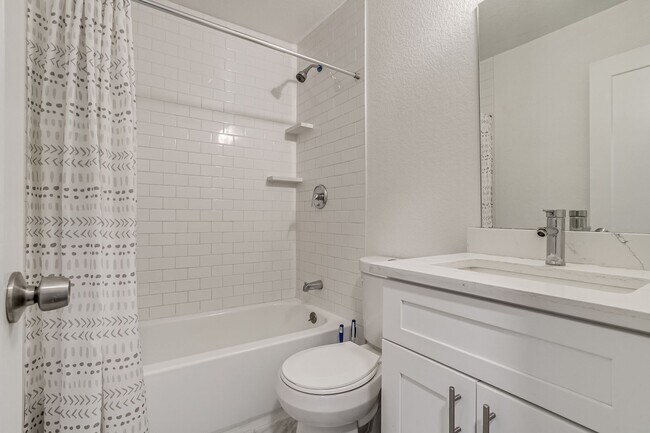 Building Photo - 482 W 80th Ave