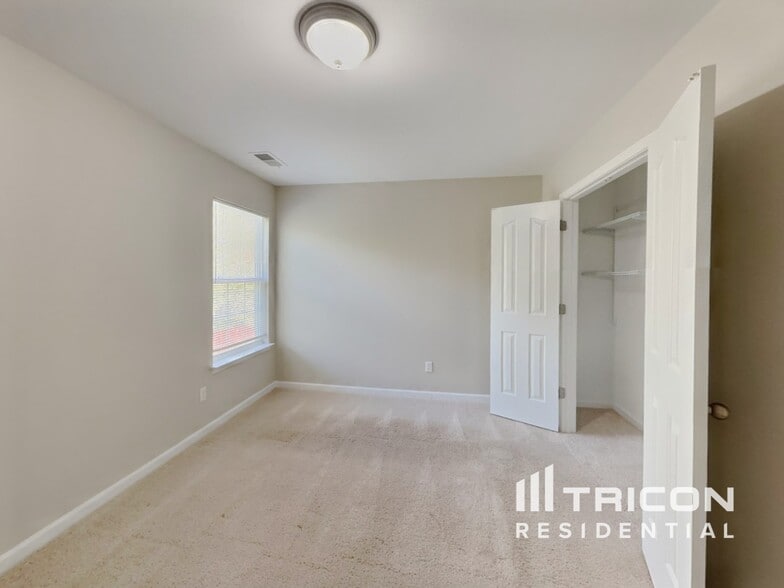 Building Photo - 4236 Glenmore Creek Dr