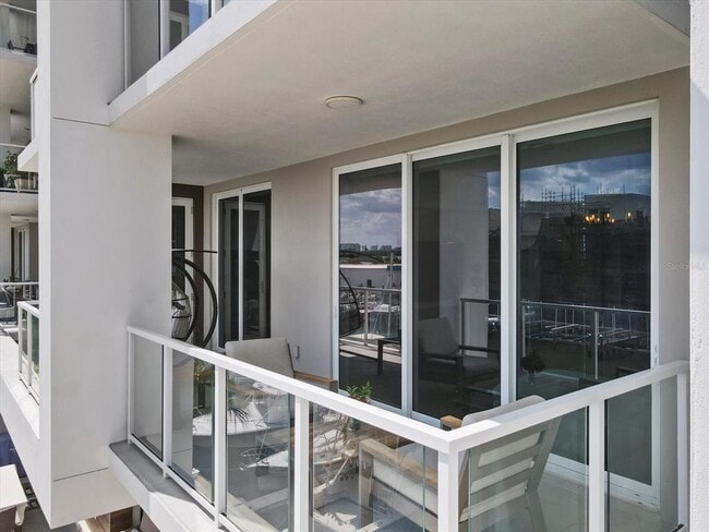 Building Photo - 920 N Osceola Ave