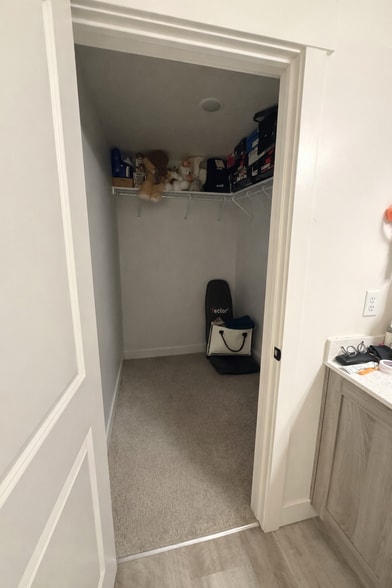 Walk in closet - 1289 S 1050 E